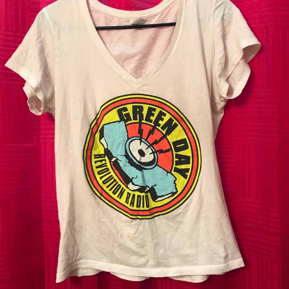 Green Day v neck